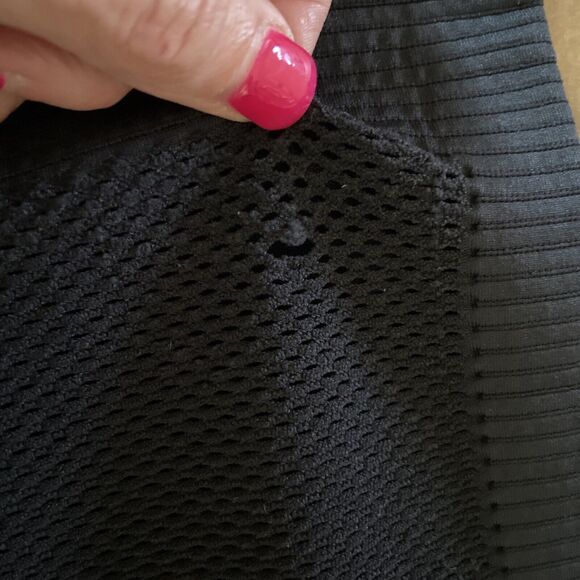 Nike Dri Fit Running Womens S Black Capri Leggings Pocket Mesh Detail Drawstring - Picture 7 of 8
